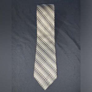 Joseph & Feiss International 100% Silk Hand Made Elegant Men’s Neck Tie 64in
